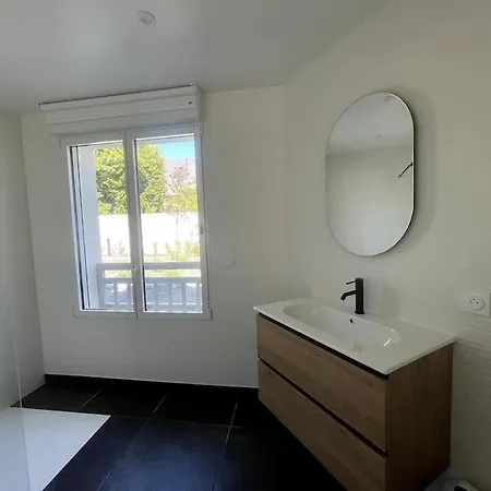 Superbe Rez-de-jardin Apartmán